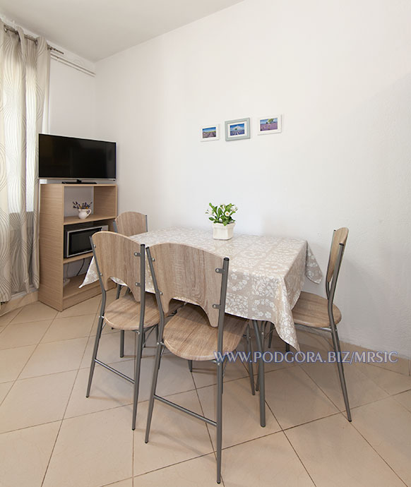 apartments Mrsi, Podgora - dining room