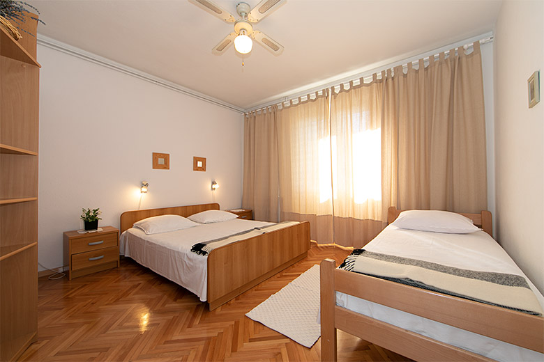 Apartments Mrsi, Podgora - bedroom