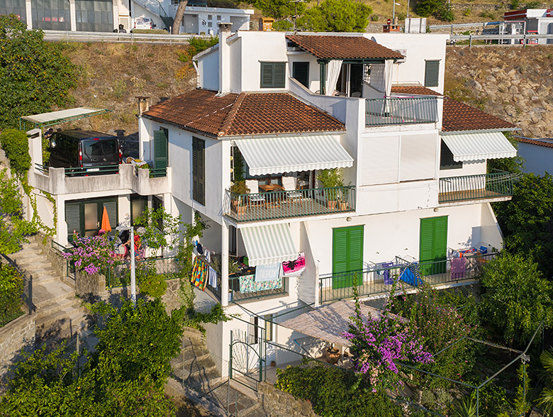 Apartments Mrsi, Podgora - house