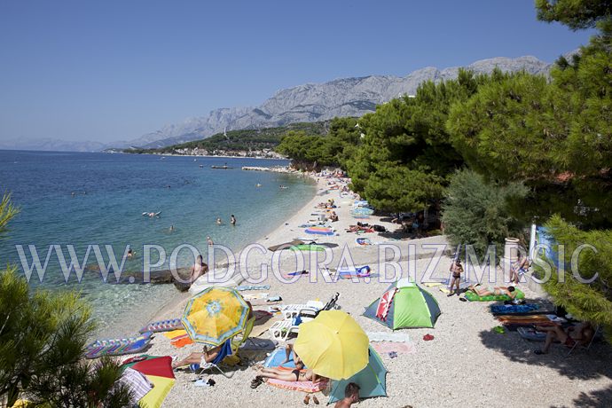 Podgora beache, long pebble natural beach