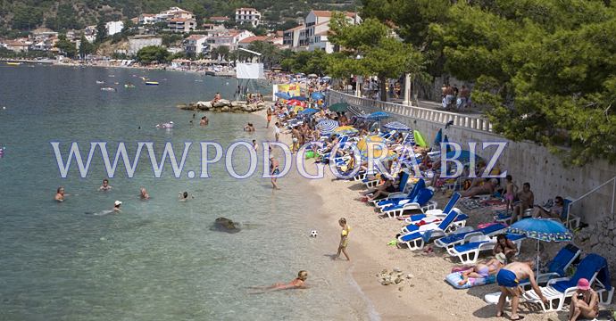 Podgora: clean natural beaches, baywatch, secure vacation time, all sport and fun possibilities
