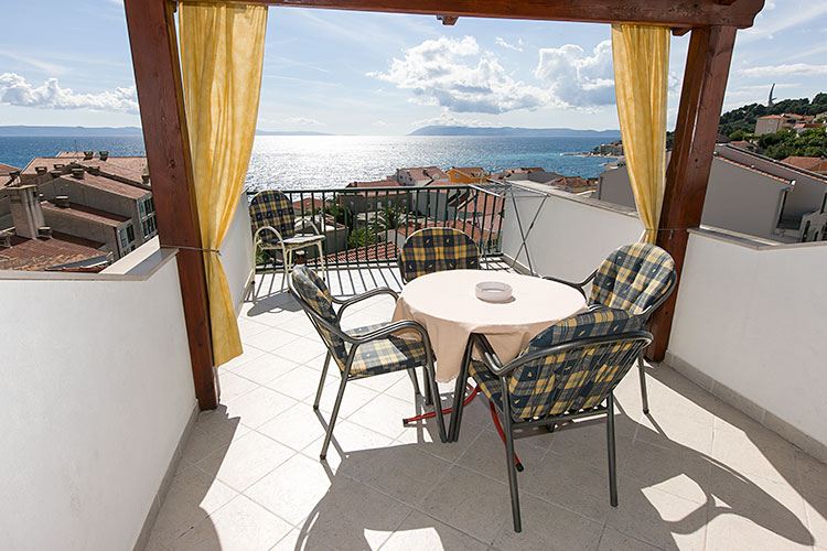 apartment Mrsić, Podgora - terrace with sea view